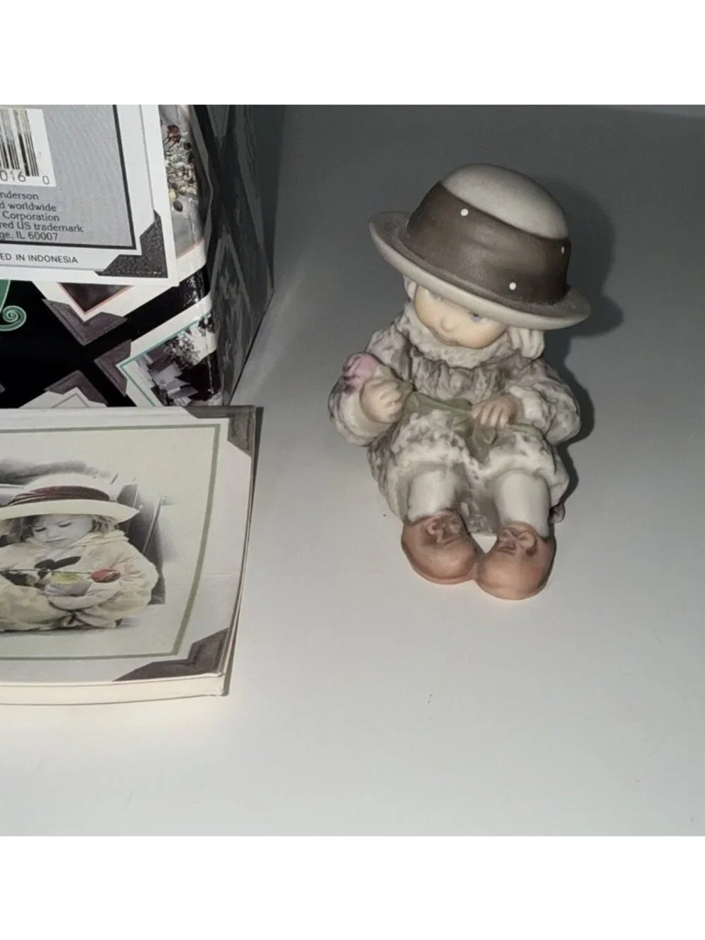 VINTAGE Kim Anderson Pretty As A Picture Figurine Thinking Of You #175366 1995